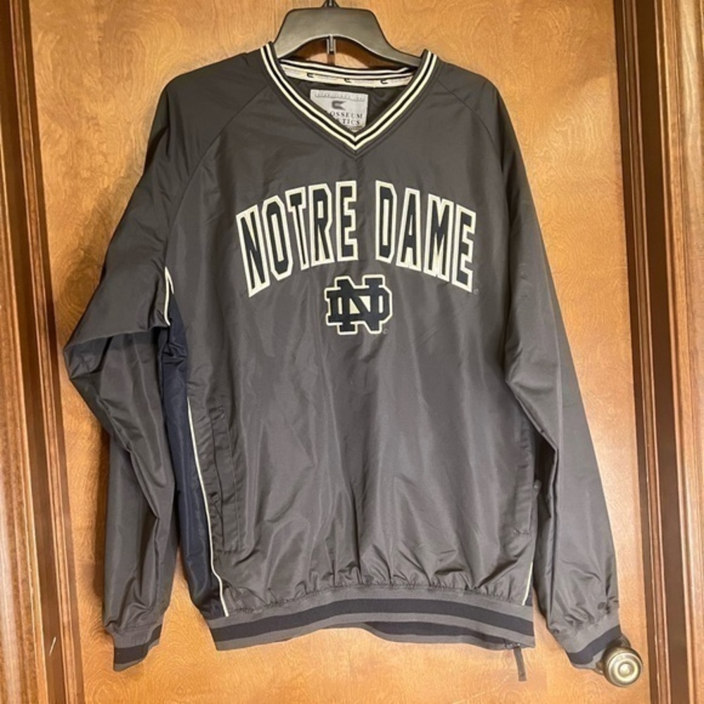 Notre Dame Colosseum Large NWT Side Zip Pullover Jacket. Charcoal Gray and Navy